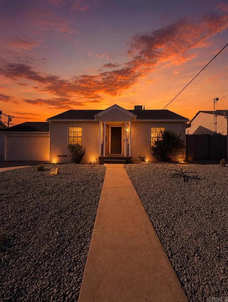 7292 West Point Avenue La Mesa, CA 91942