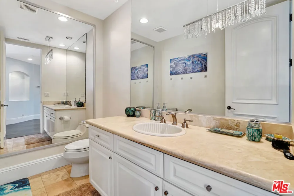 27425 Calicut Road Malibu, CA 90265