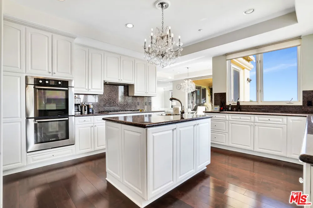 27425 Calicut Road Malibu, CA 90265