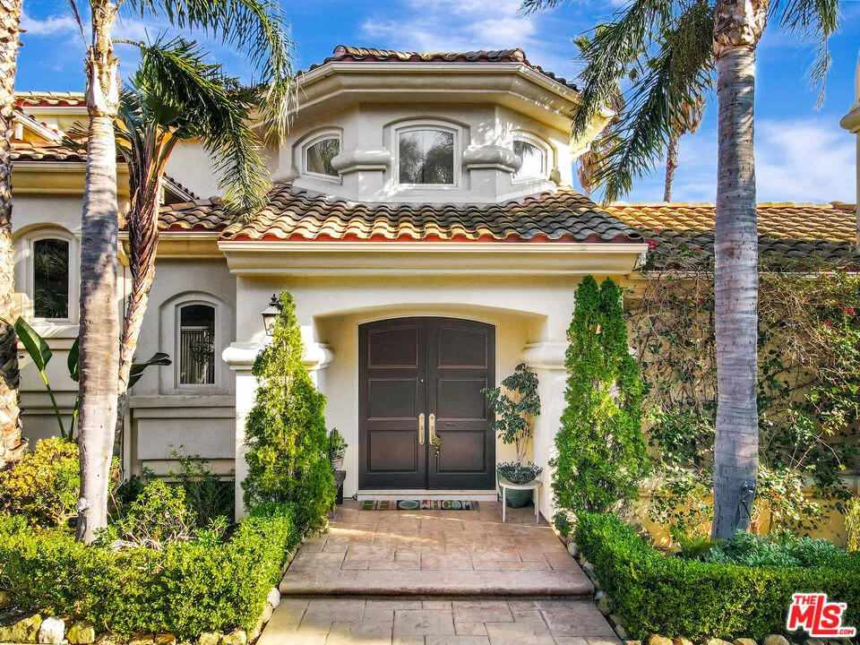 27425 Calicut Road Malibu, CA 90265