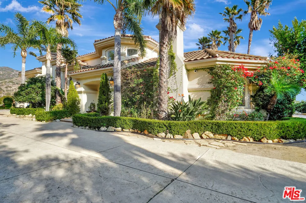 27425 Calicut Road Malibu, CA 90265