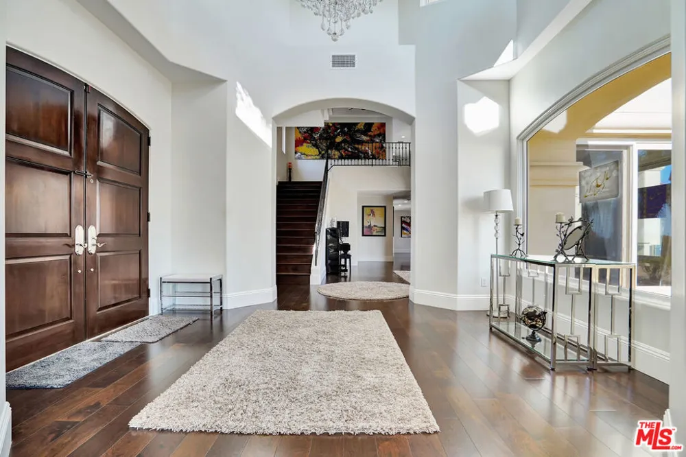 27425 Calicut Road Malibu, CA 90265
