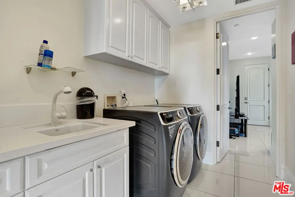 27425 Calicut Road Malibu, CA 90265