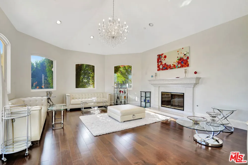 27425 Calicut Road Malibu, CA 90265