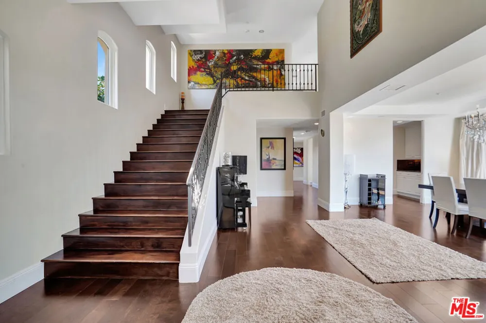 27425 Calicut Road Malibu, CA 90265