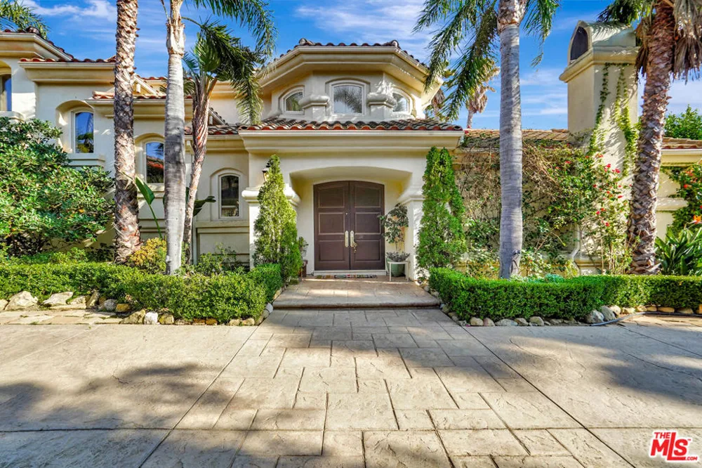 27425 Calicut Road Malibu, CA 90265