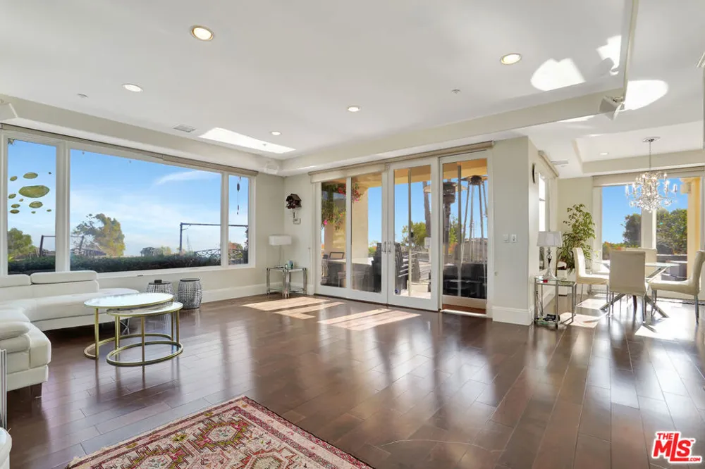 27425 Calicut Road Malibu, CA 90265