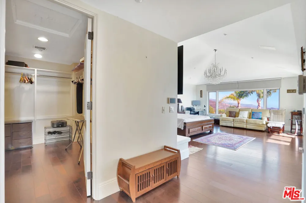 27425 Calicut Road Malibu, CA 90265