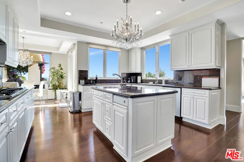 27425 Calicut Road Malibu, CA 90265
