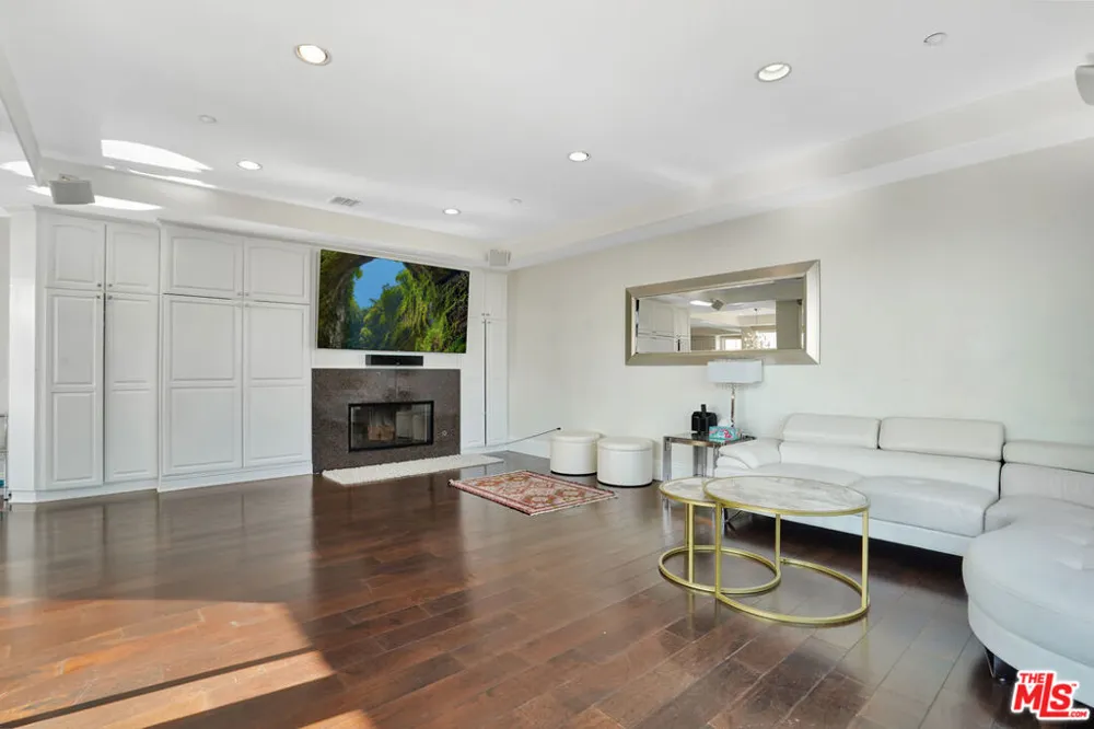 27425 Calicut Road Malibu, CA 90265