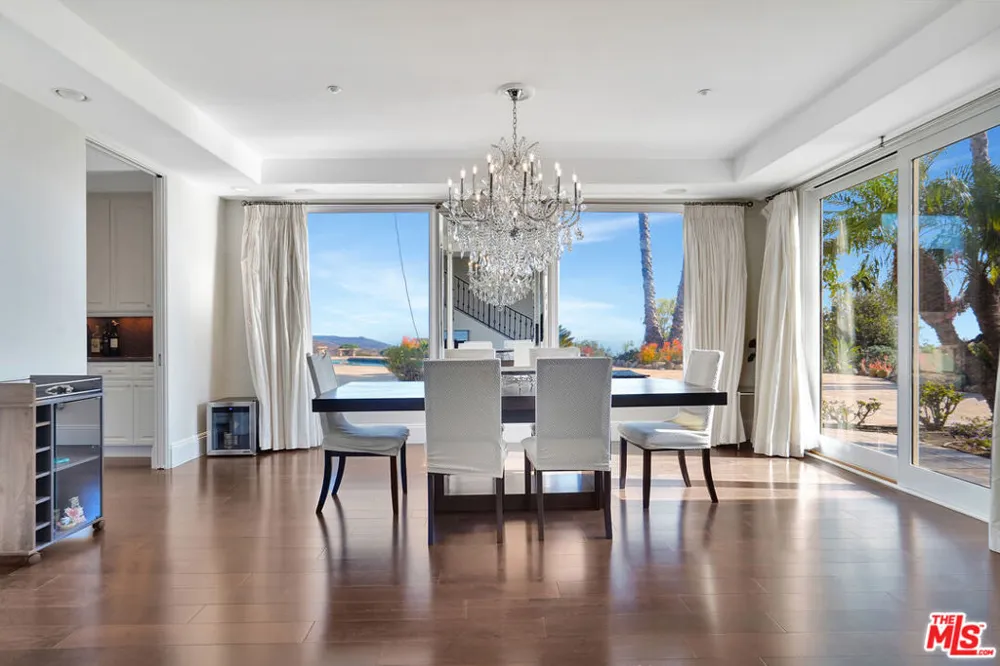 27425 Calicut Road Malibu, CA 90265