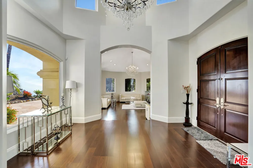 27425 Calicut Road Malibu, CA 90265