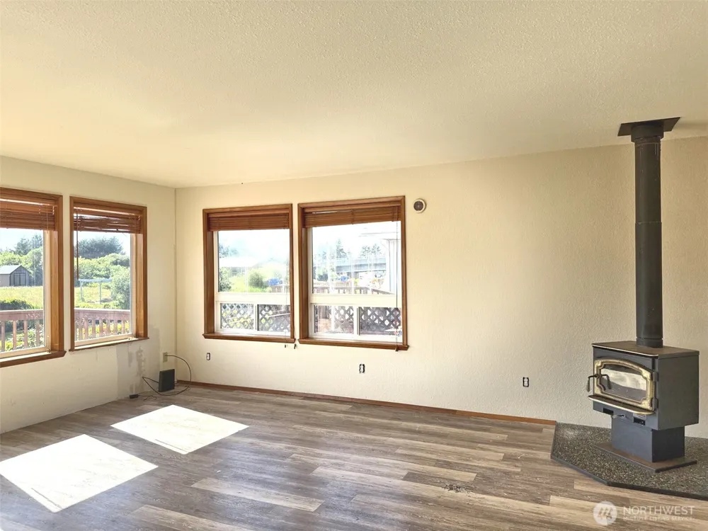 725 Wawona Avenue SW Ocean Shores, WA 98569