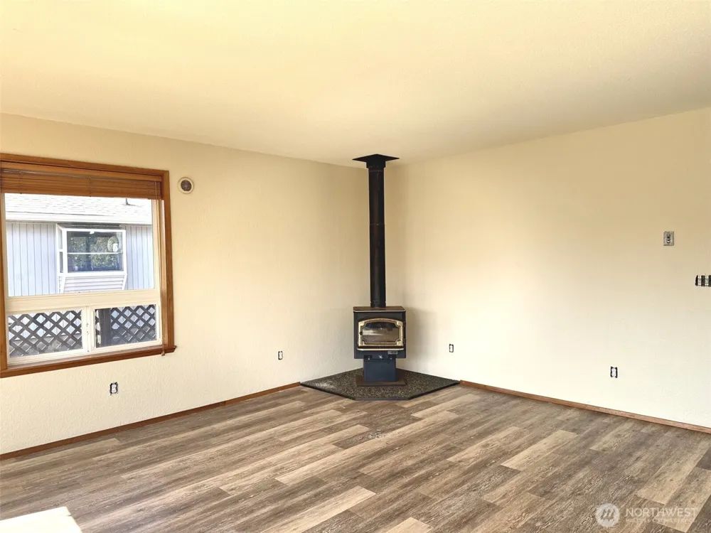 725 Wawona Avenue SW Ocean Shores, WA 98569