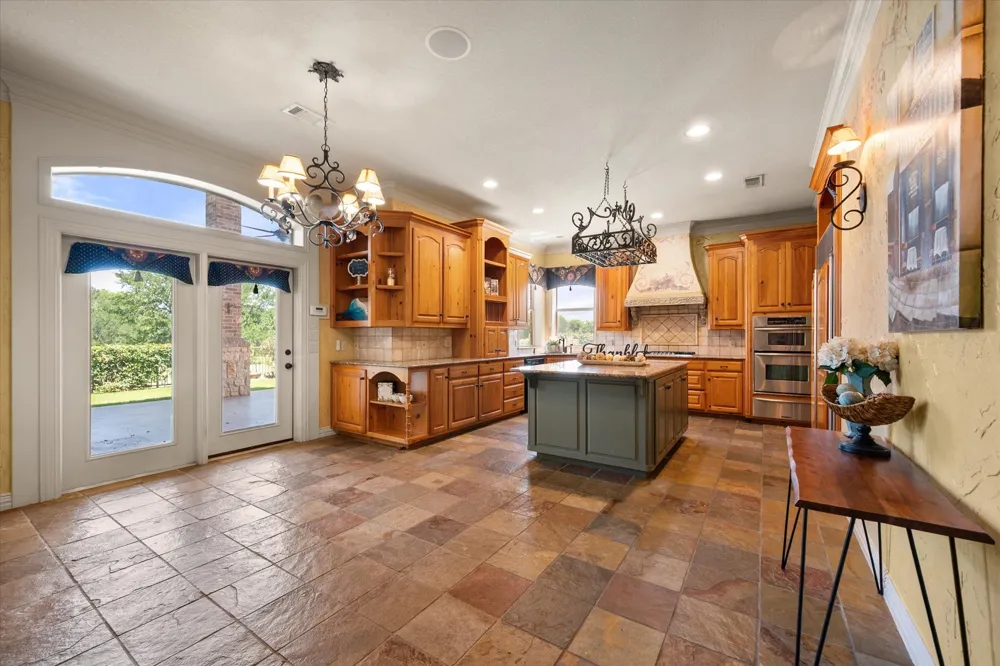 1019 Walnut Falls Circle Mansfield, TX 76063