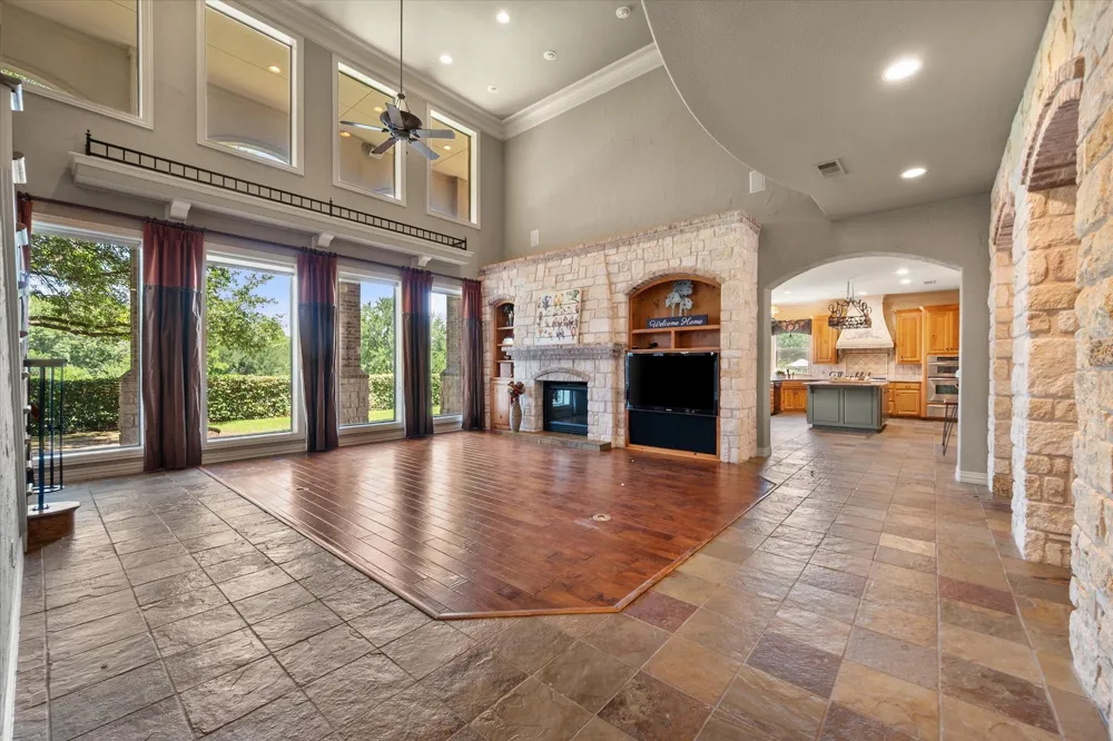 1019 Walnut Falls Circle Mansfield, TX 76063