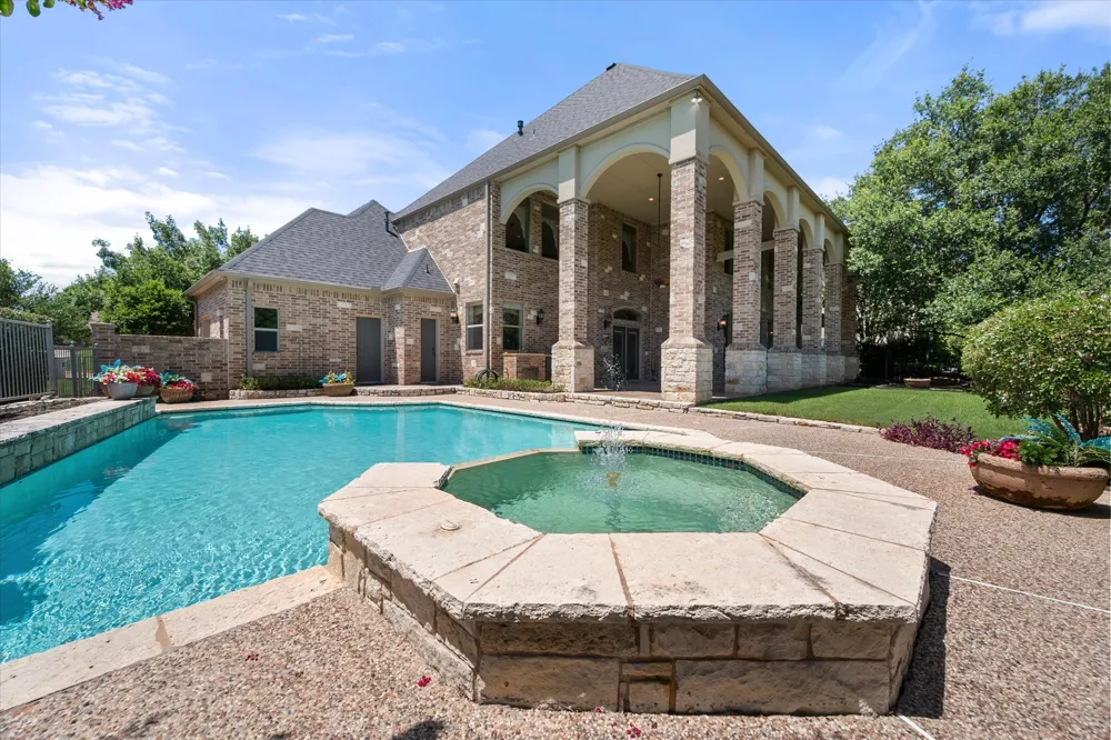 1019 Walnut Falls Circle Mansfield, TX 76063
