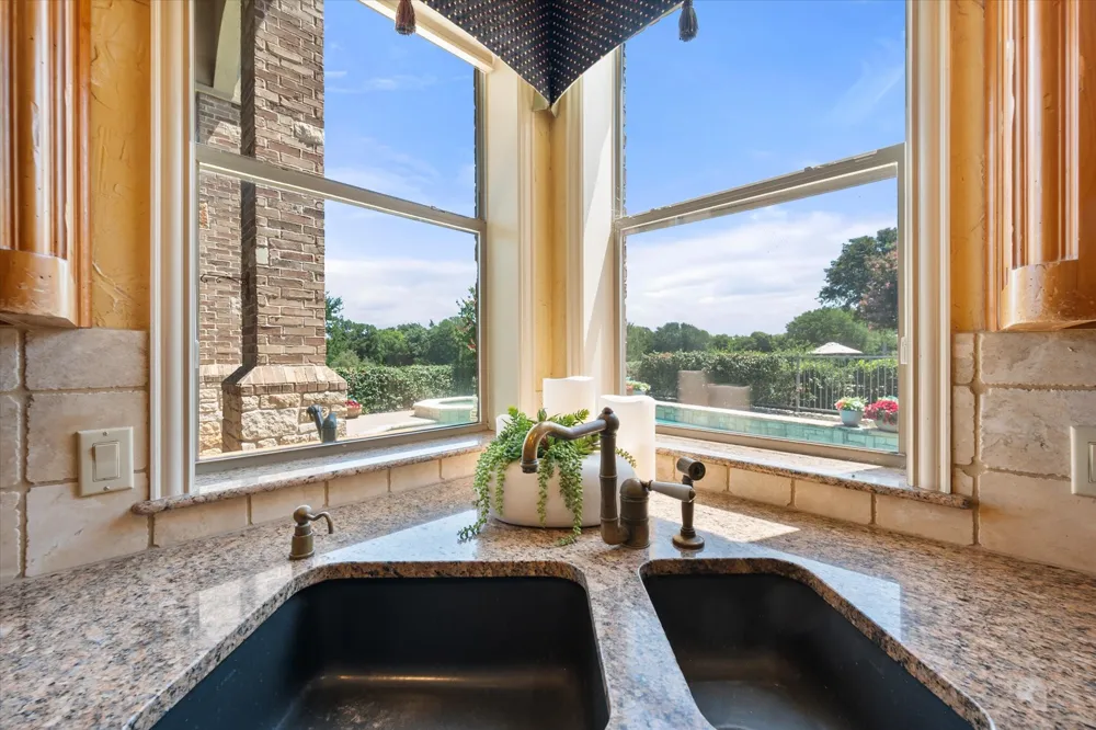 1019 Walnut Falls Circle Mansfield, TX 76063