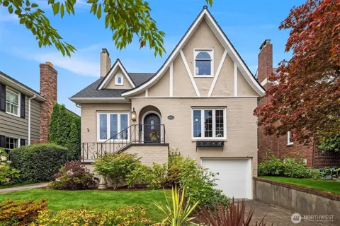 4322 NE 43rd Street
