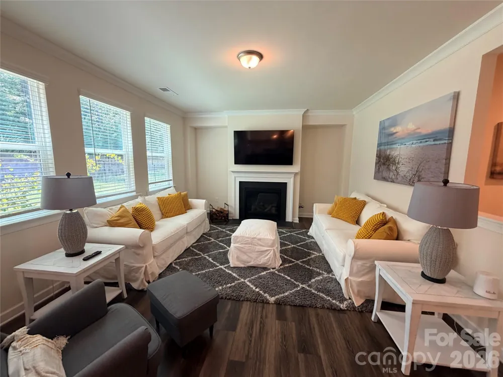 5070 Watersail Way Lake Wylie, SC 29710