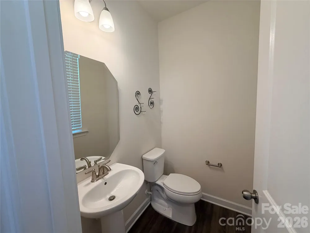 5070 Watersail Way Lake Wylie, SC 29710