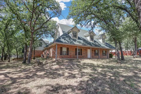104 W Ash Lane