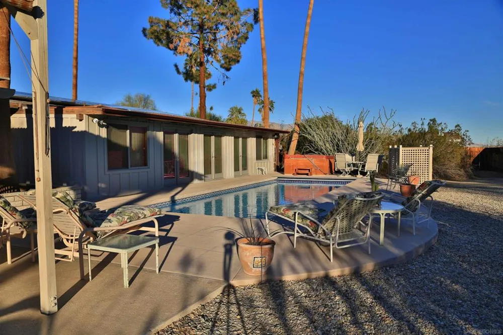 355 Pointing Rock Dr Borrego Springs, CA 92004