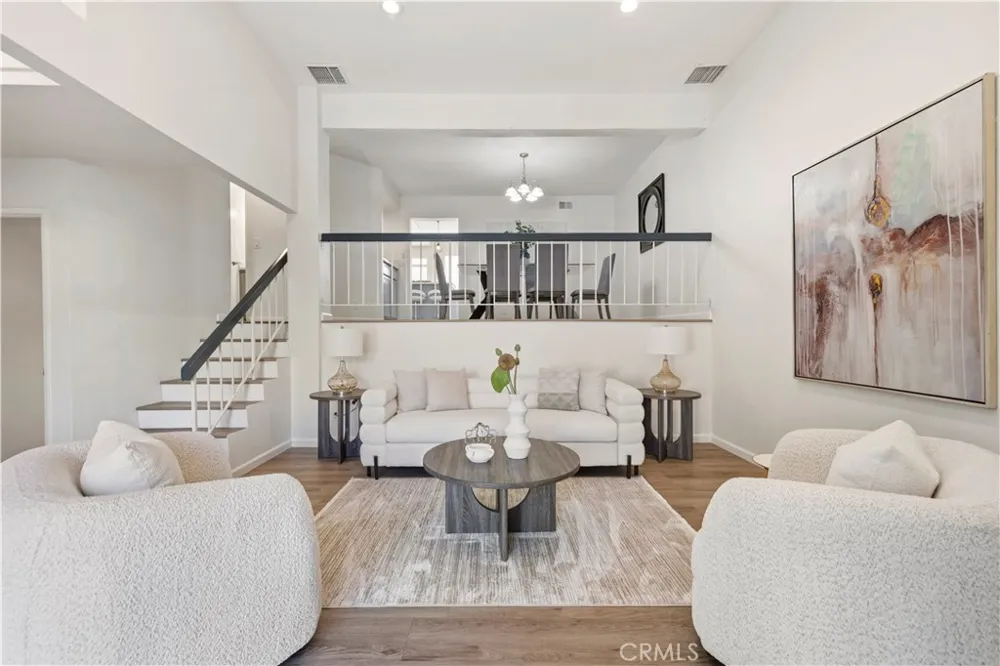 5800 Owensmouth Avenue #14 Woodland Hills, CA 91367