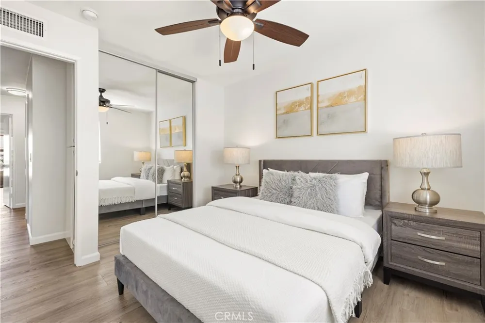 5800 Owensmouth Avenue #14 Woodland Hills, CA 91367