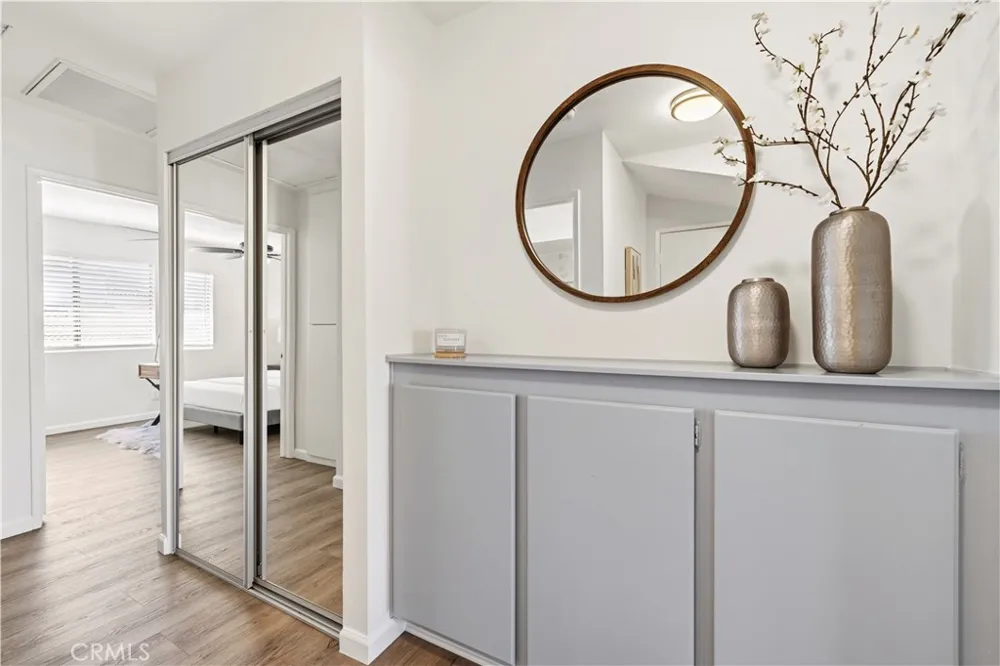 5800 Owensmouth Avenue #14 Woodland Hills, CA 91367