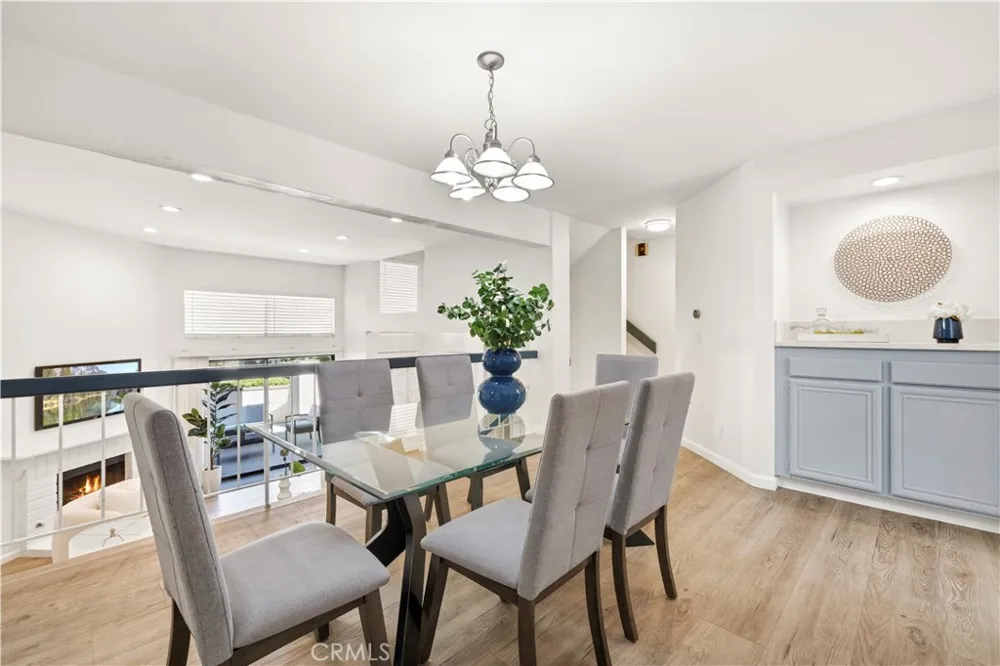 5800 Owensmouth Avenue #14 Woodland Hills, CA 91367