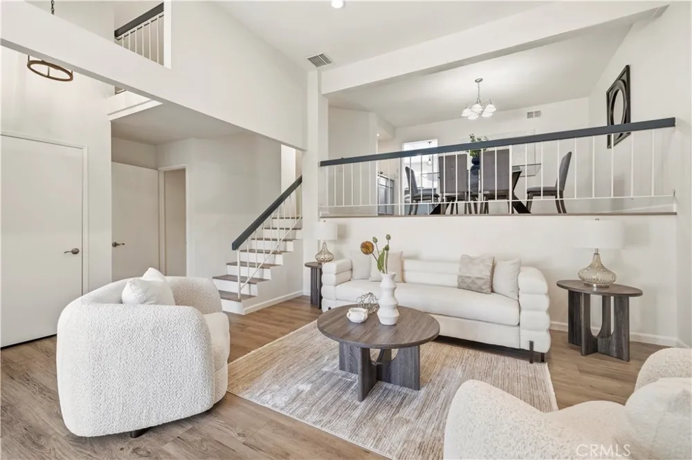 5800 Owensmouth Avenue #14 Woodland Hills, CA 91367