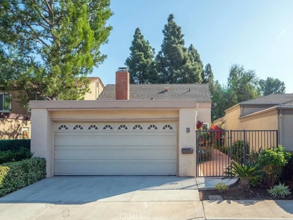 3 Willow Tree Irvine, CA 92612