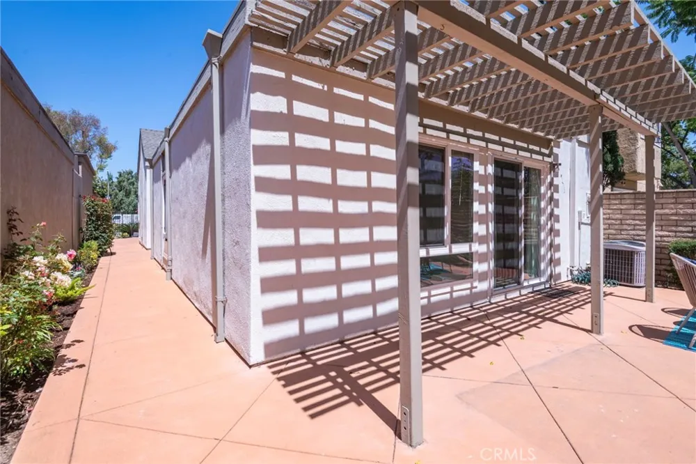 3 Willow Tree Irvine, CA 92612