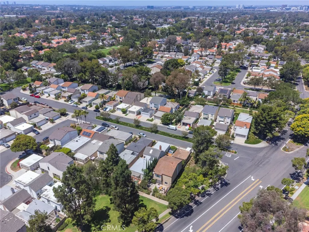 3 Willow Tree Irvine, CA 92612