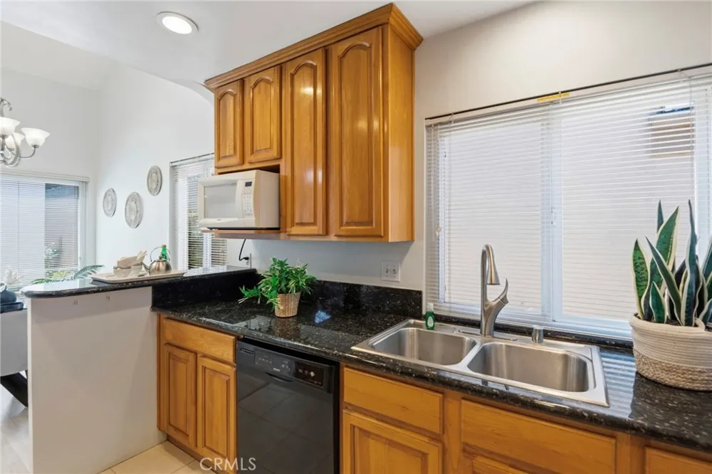 3 Willow Tree Irvine, CA 92612