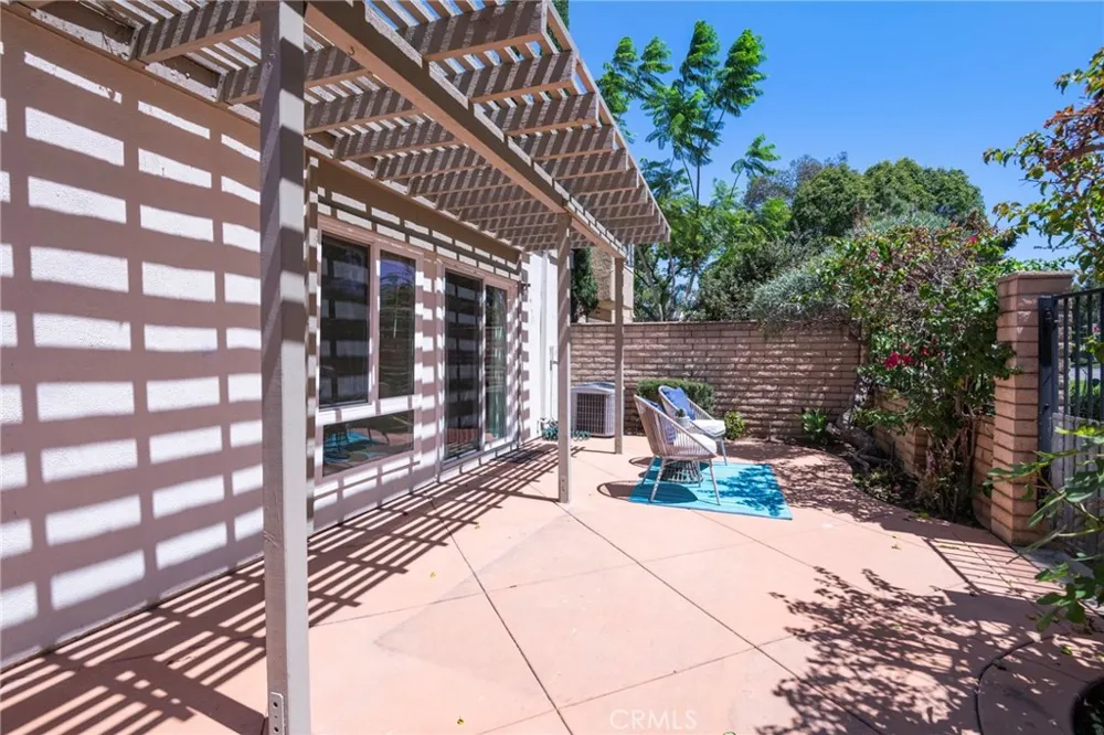 3 Willow Tree Irvine, CA 92612