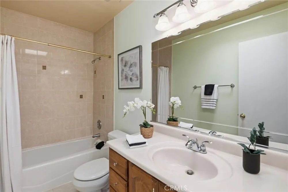 3 Willow Tree Irvine, CA 92612