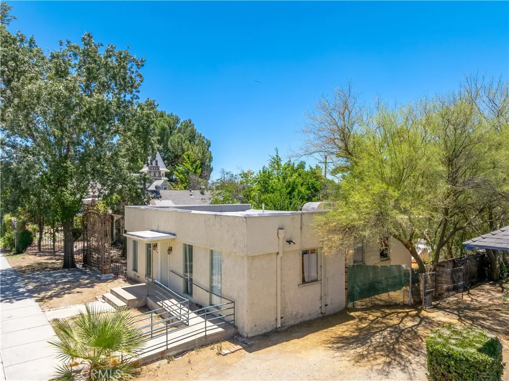 156 S Ramona San Jacinto, CA 92583