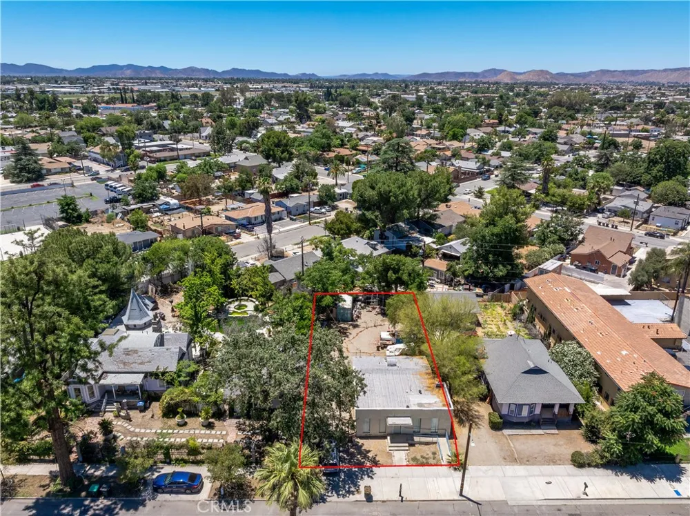 156 S Ramona San Jacinto, CA 92583