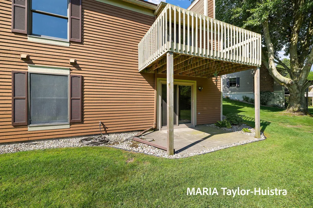 17515 Meadow Wood Road #30 Spring Lake, MI 49456