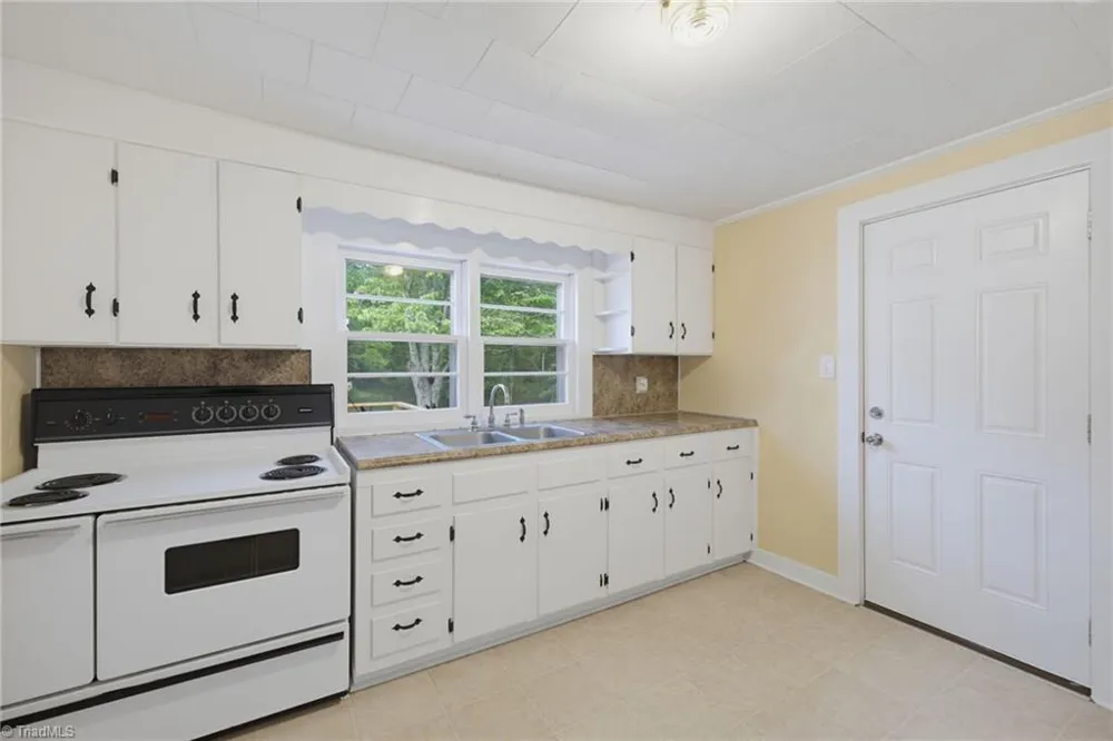 2682 Anglin Mill Road Stoneville, NC 27048