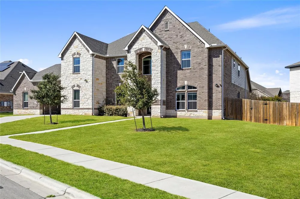 20808 Pinewalk Drive Pflugerville, TX 78660
