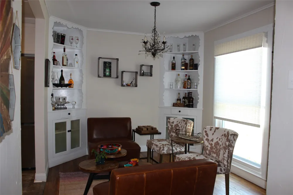 420 E Franklin Street Grapevine, TX 76051
