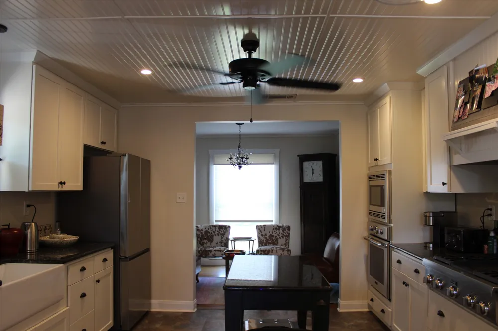 420 E Franklin Street Grapevine, TX 76051