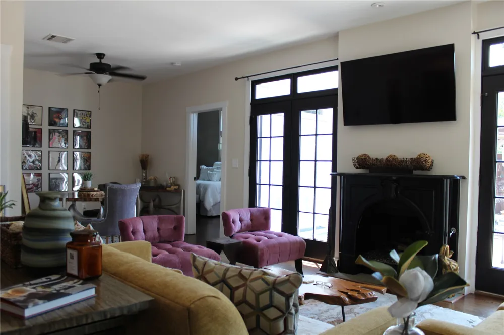 420 E Franklin Street Grapevine, TX 76051