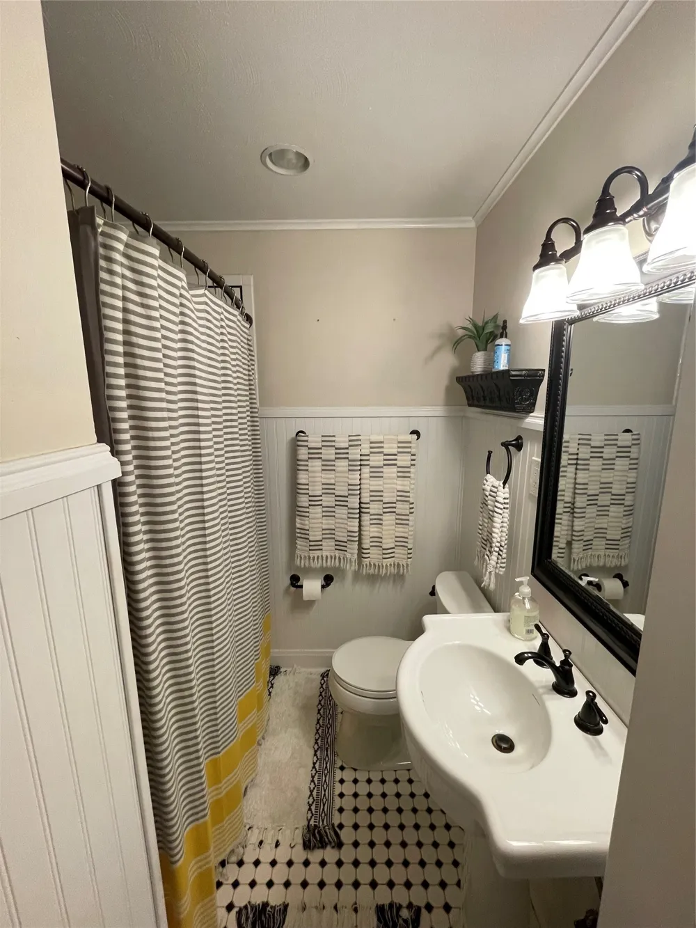 420 E Franklin Street Grapevine, TX 76051