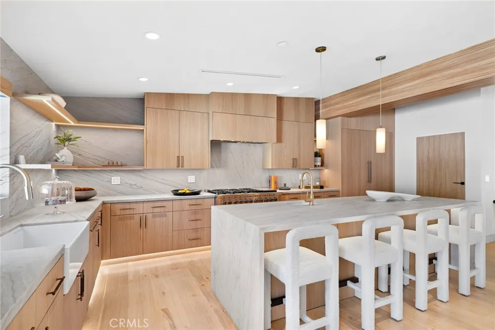 1120 White Sails Way Corona del Mar, CA 92625