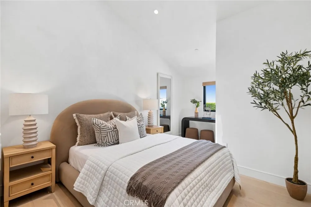 1120 White Sails Way Corona del Mar, CA 92625