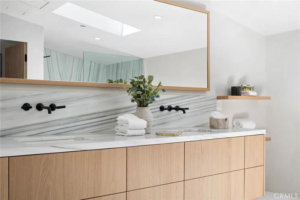1120 White Sails Way Corona del Mar, CA 92625